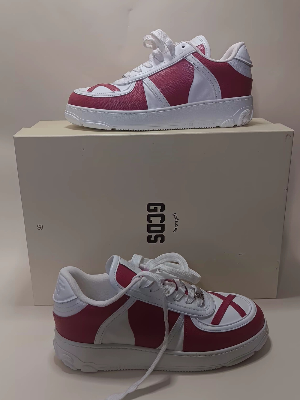 GCDS Red & White Leather Low-Top Sneakers